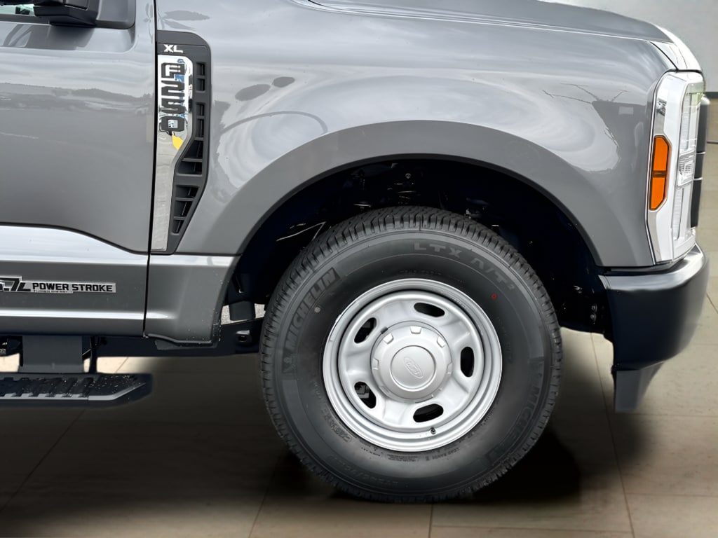 2025 Ford F-250 Super Duty XL - Photo 37