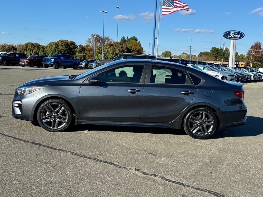 2021 Kia Forte GT-Line photo 2