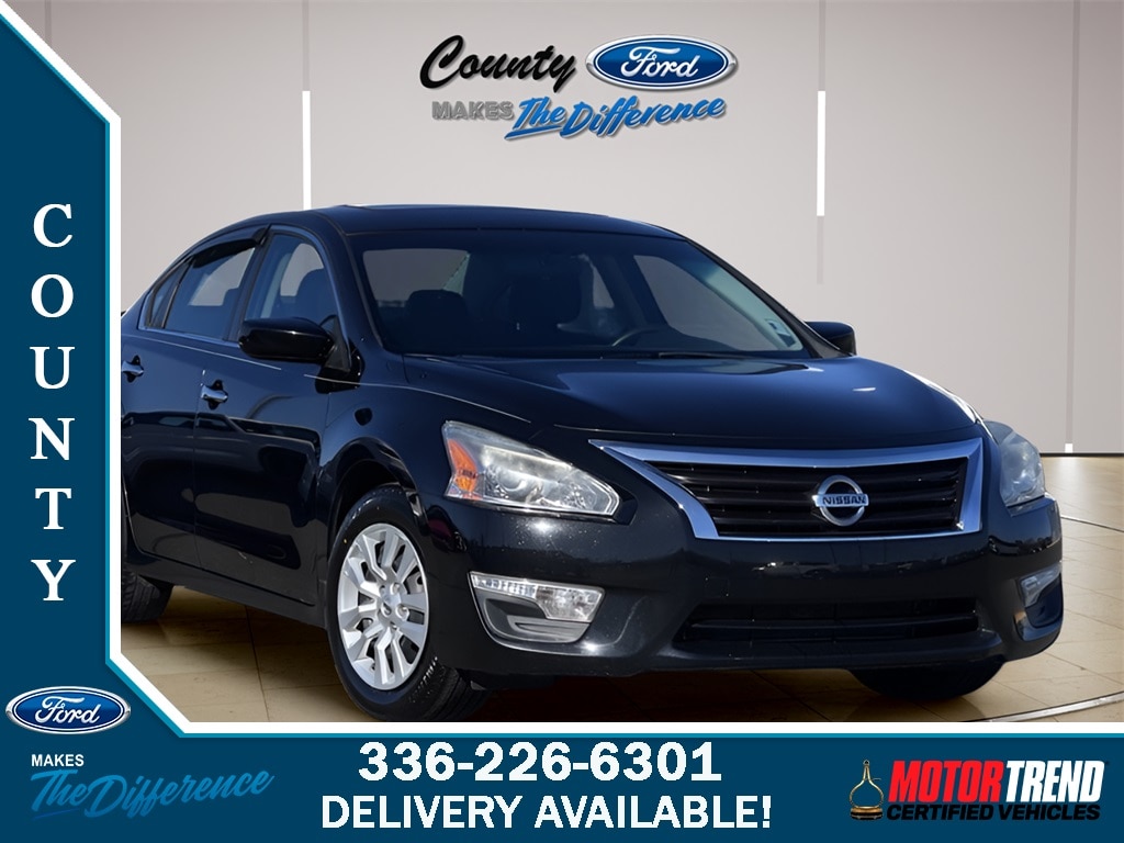 2015 Nissan Altima S's photo