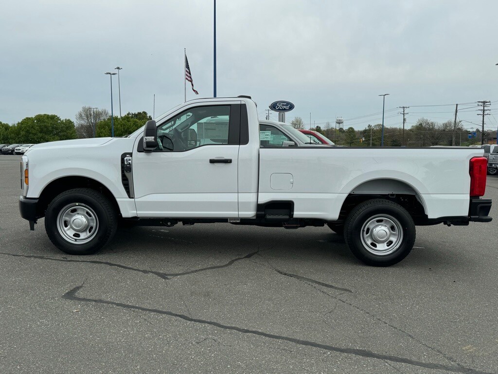 2024 Ford F-350 photo 3