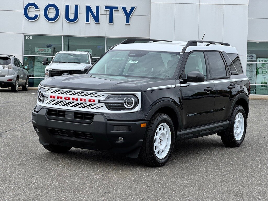 2025 Ford Bronco Sport Heritage photo 2