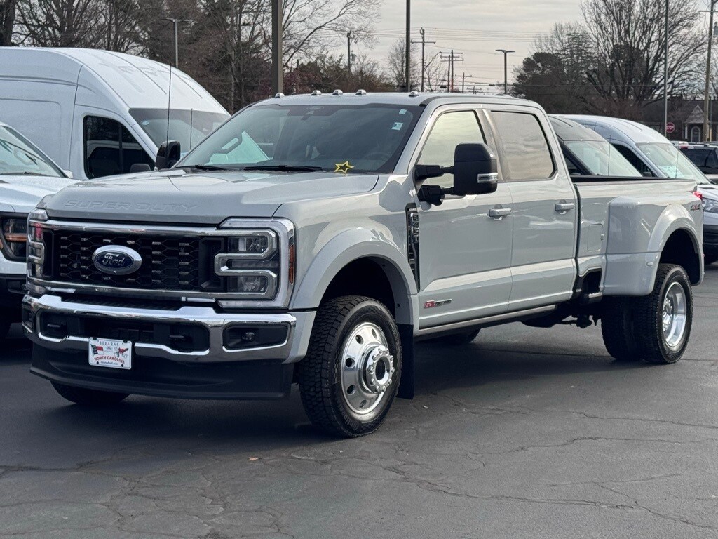 Used 2025 Ford F-450SD Lariat Truck