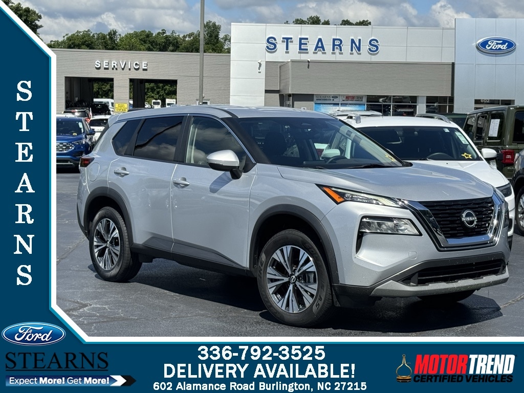 2022 Nissan Rogue SV's photo