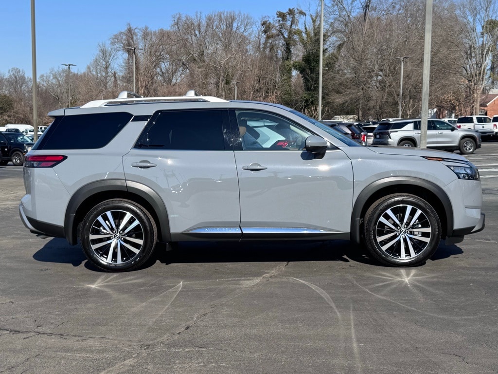 Used 2025 Nissan Pathfinder Platinum SUV