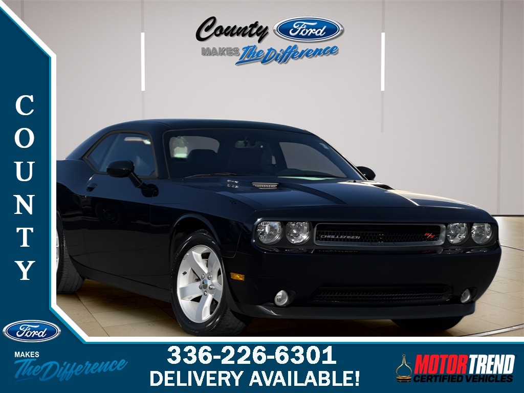 2011 Dodge Challenger R/T's photo