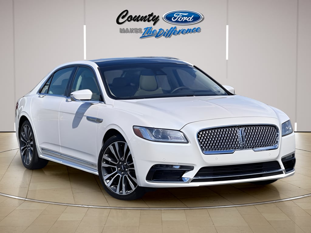 2019 Lincoln Continental Reserve FWD's photo
