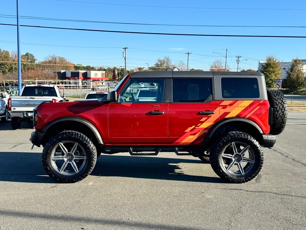 2023 Ford Bronco Black Diamond photo 3