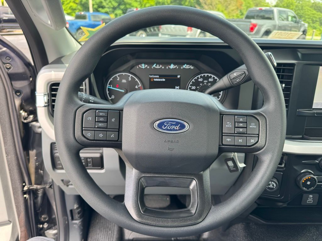 2025 Ford F-350 Super Duty XL - Photo 6