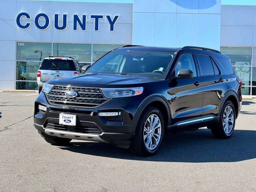 2022 Ford Explorer XLT photo 2