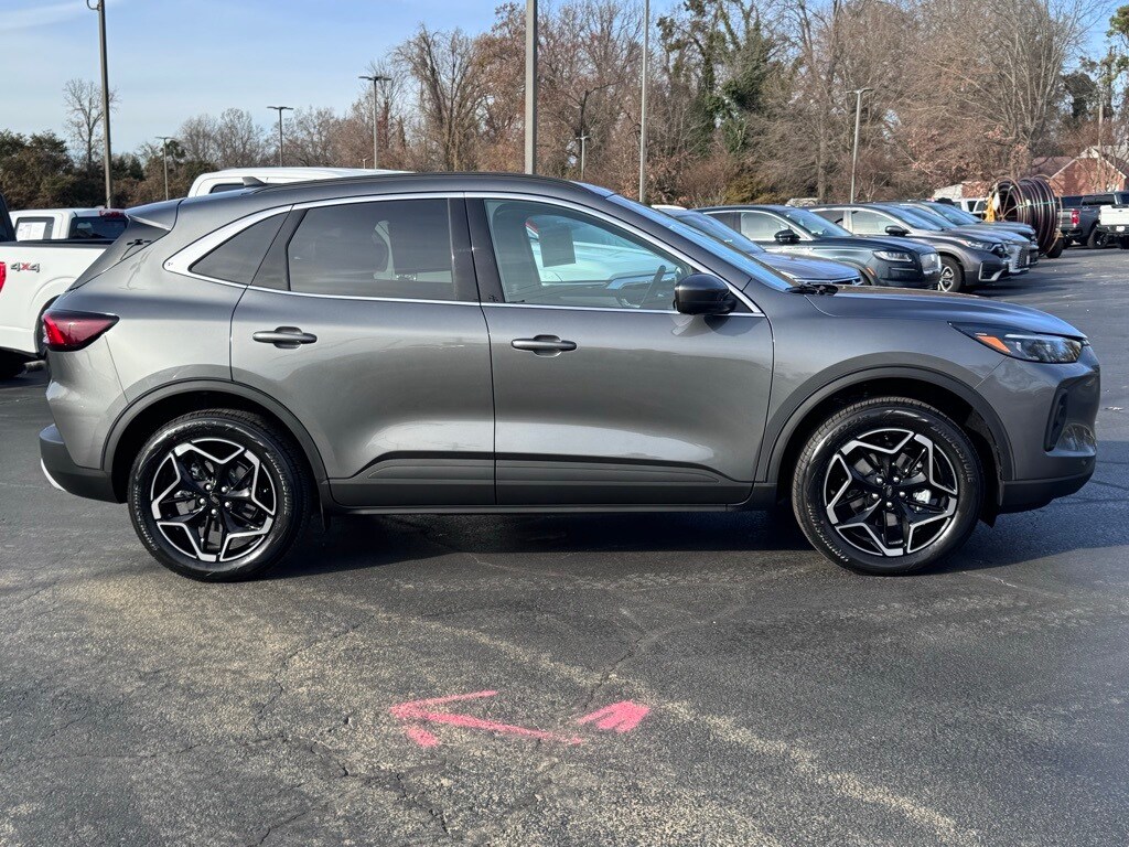 New 2026 Ford Escape Hybrid Platinum SUV