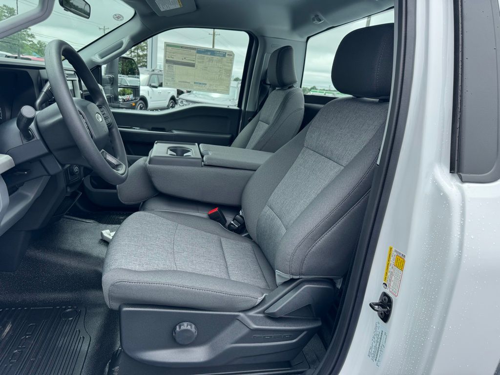 2025 Ford F-350 Super Duty XL - Photo 17
