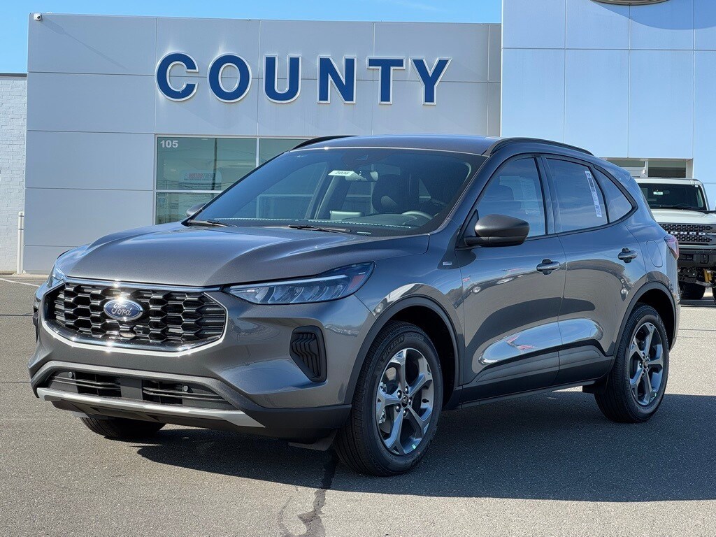2025 Ford Escape Hybrid ST-Line photo 2