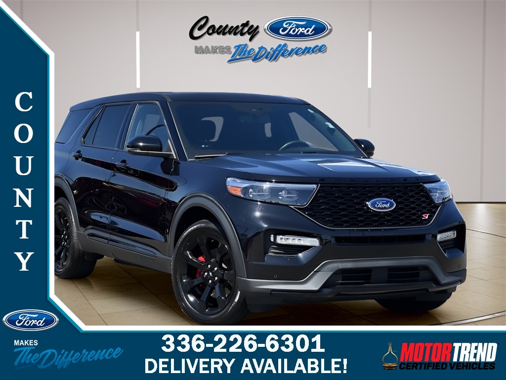 2022 Ford Explorer ST's photo