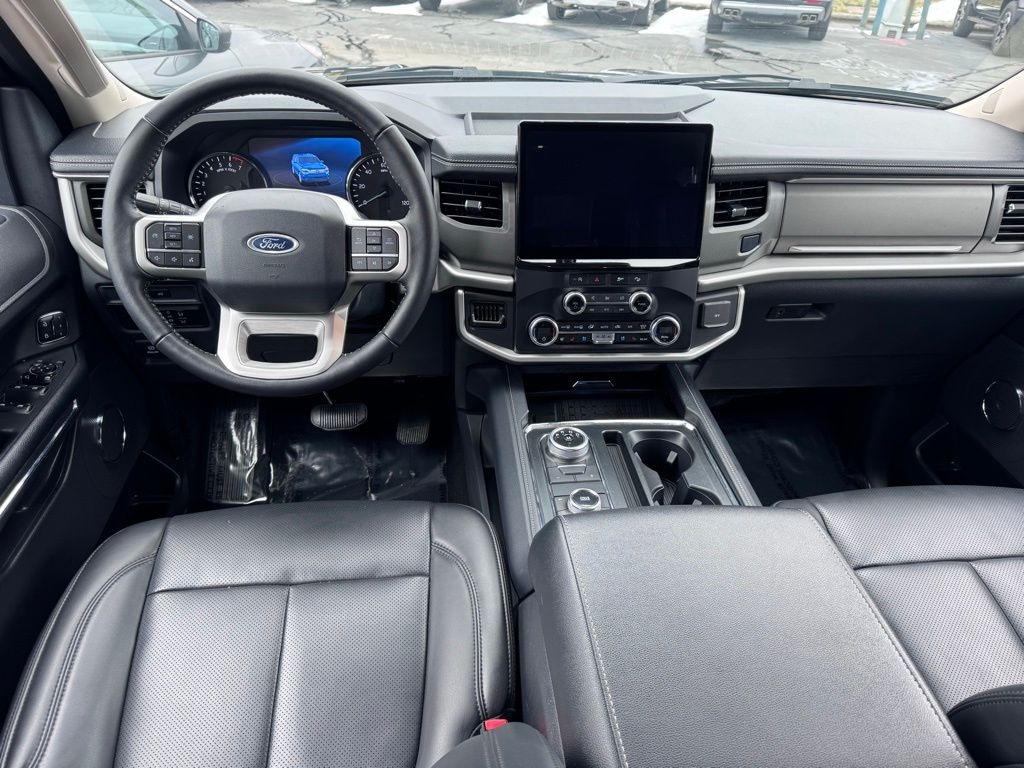 Used 2024 Ford Expedition XLT SUV