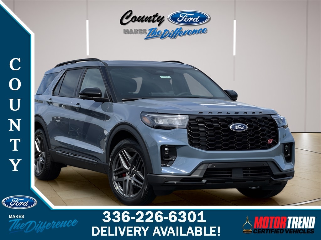 2025 Ford Explorer ST's photo