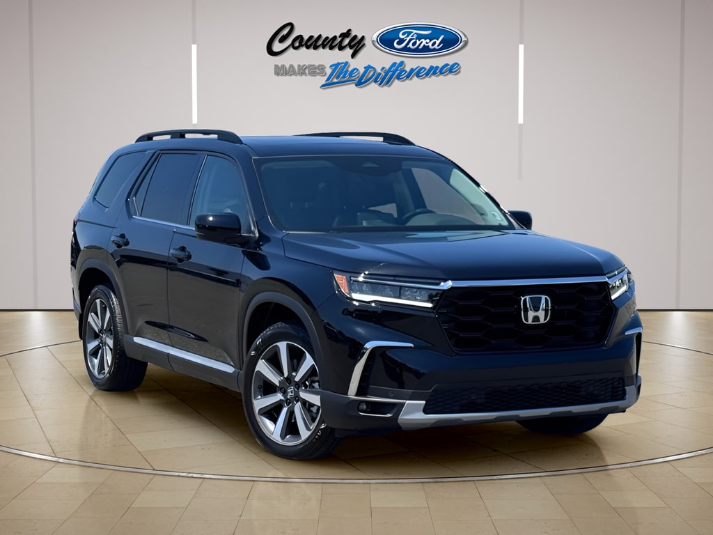 2025 Honda Pilot Touring AWD's photo