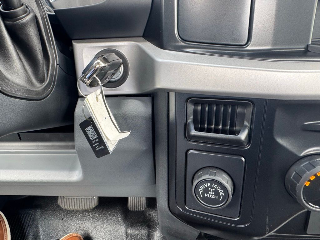 2025 Ford F-350 Super Duty XL - Photo 24