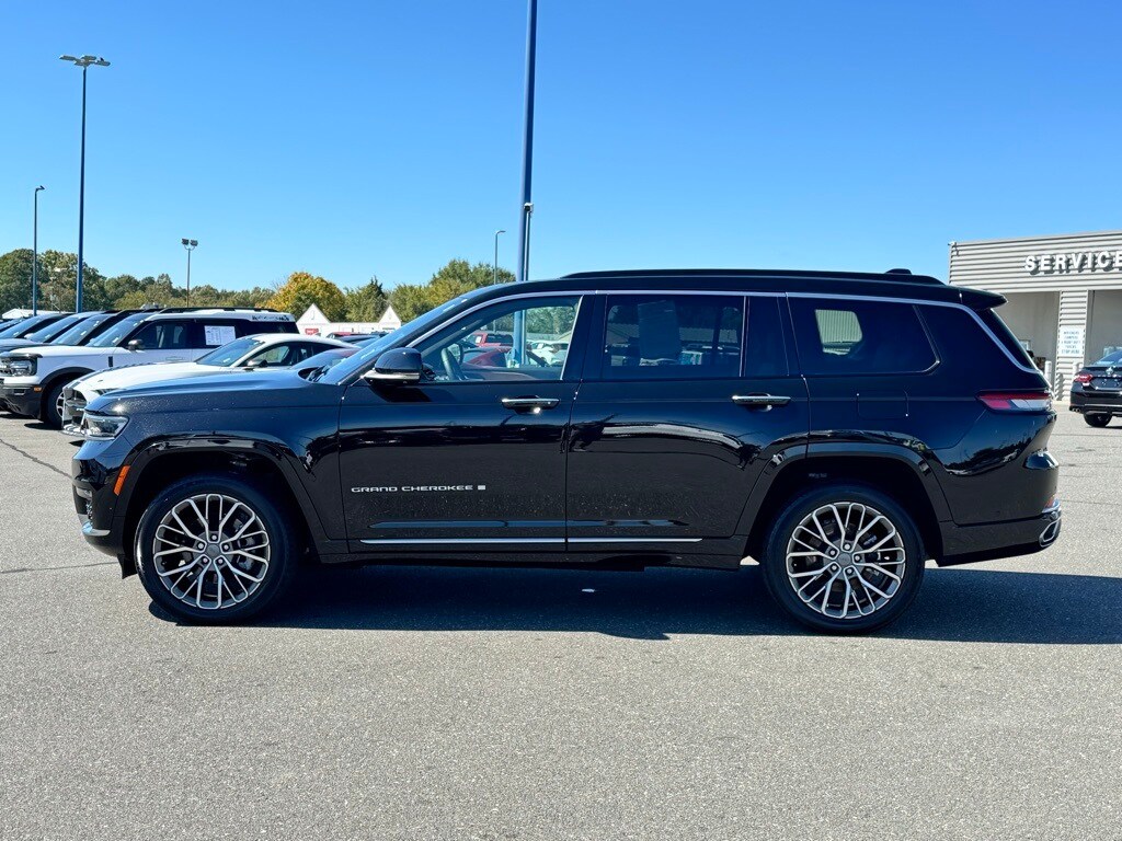 2024 Jeep Grand Cherokee L Summit Reserve photo 3