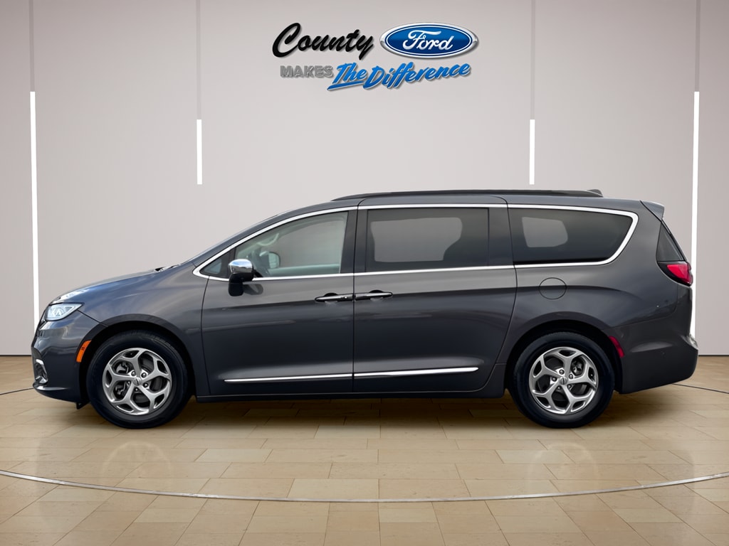 Used 2022 Chrysler Pacifica Limited Minivan/Van