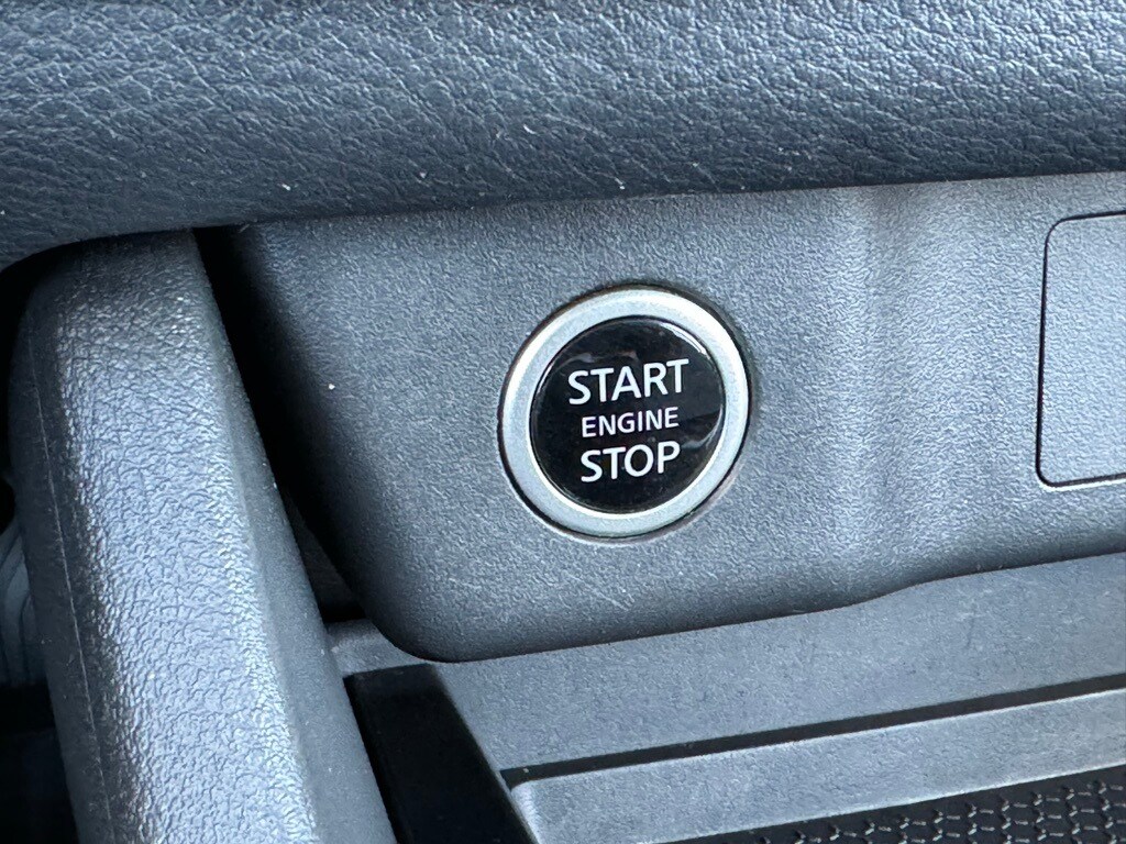 Used 2022 Nissan Rogue SV SUV