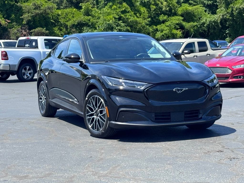 2025 Ford Mustang Mach-E SUV 