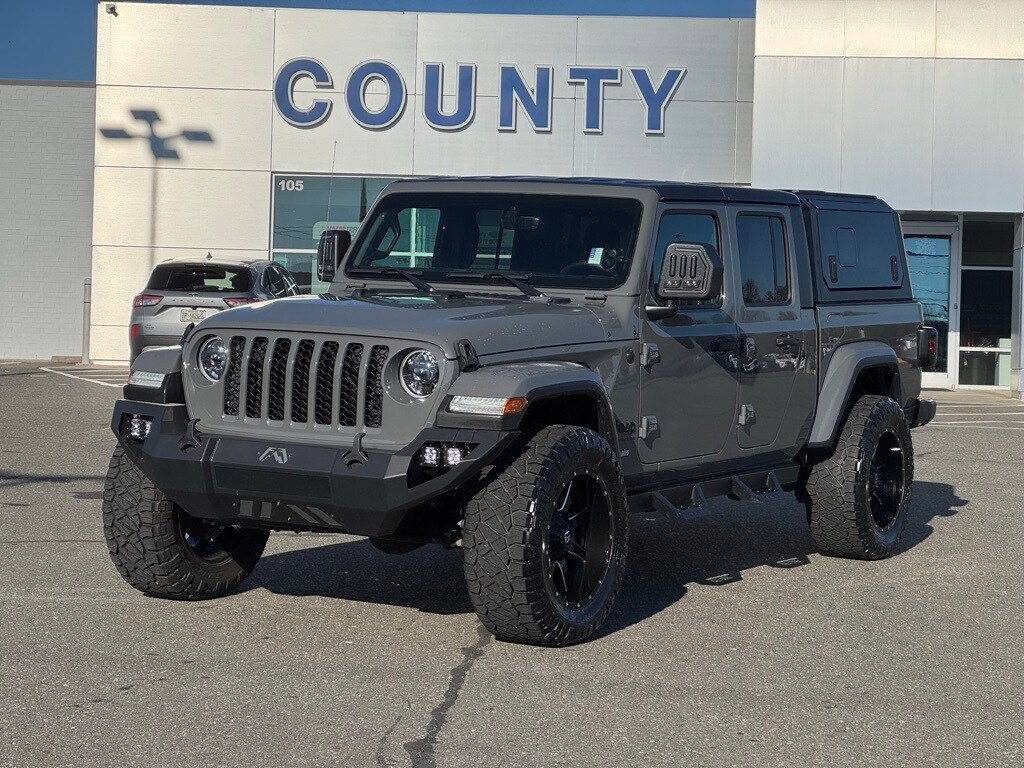 2023 Jeep Gladiator Sport S photo 2