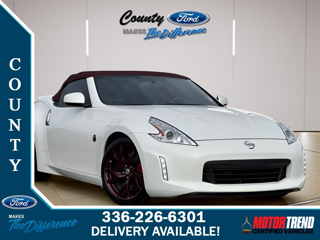 2017 Nissan 370Z Roadster Touring Sport's photo