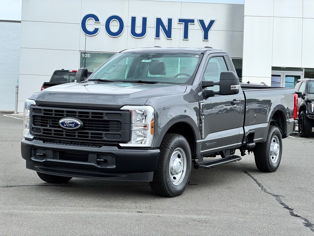 2025 Ford F-250 photo 2