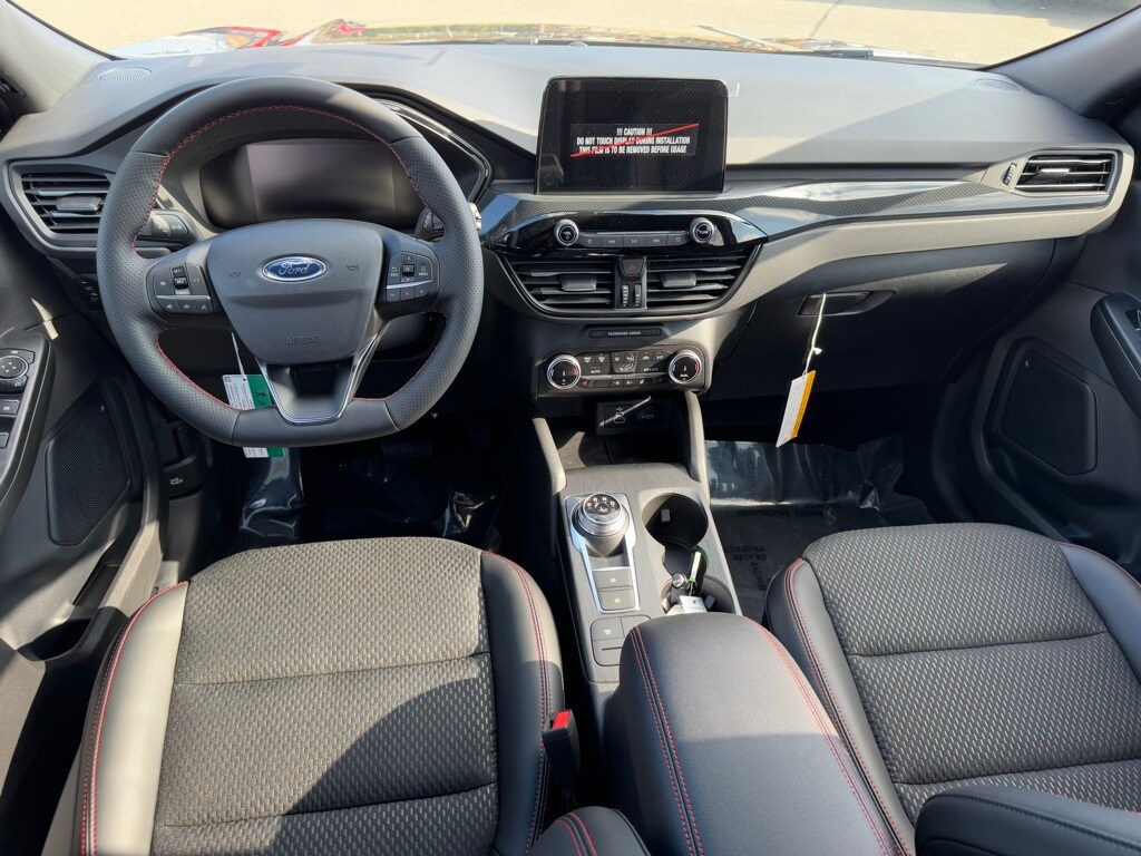 2025 Ford Escape Hybrid ST-Line photo 3