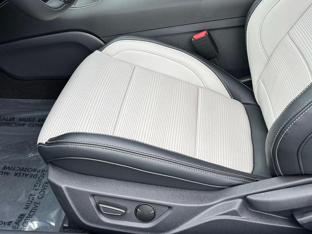 2025 Ford Mustang EcoBoost Premium Convertible - Photo 29