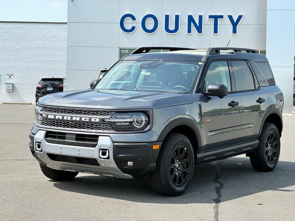 2025 Ford Bronco Sport Badlands photo 2