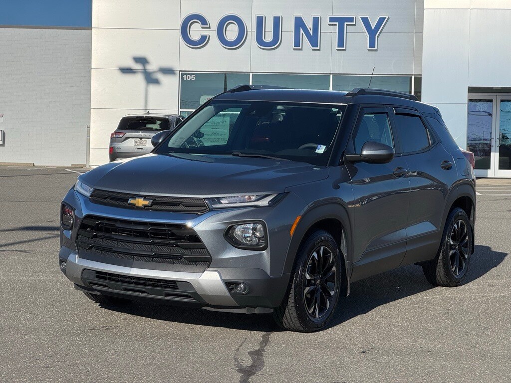 2021 Chevrolet Trailblazer LT photo 2
