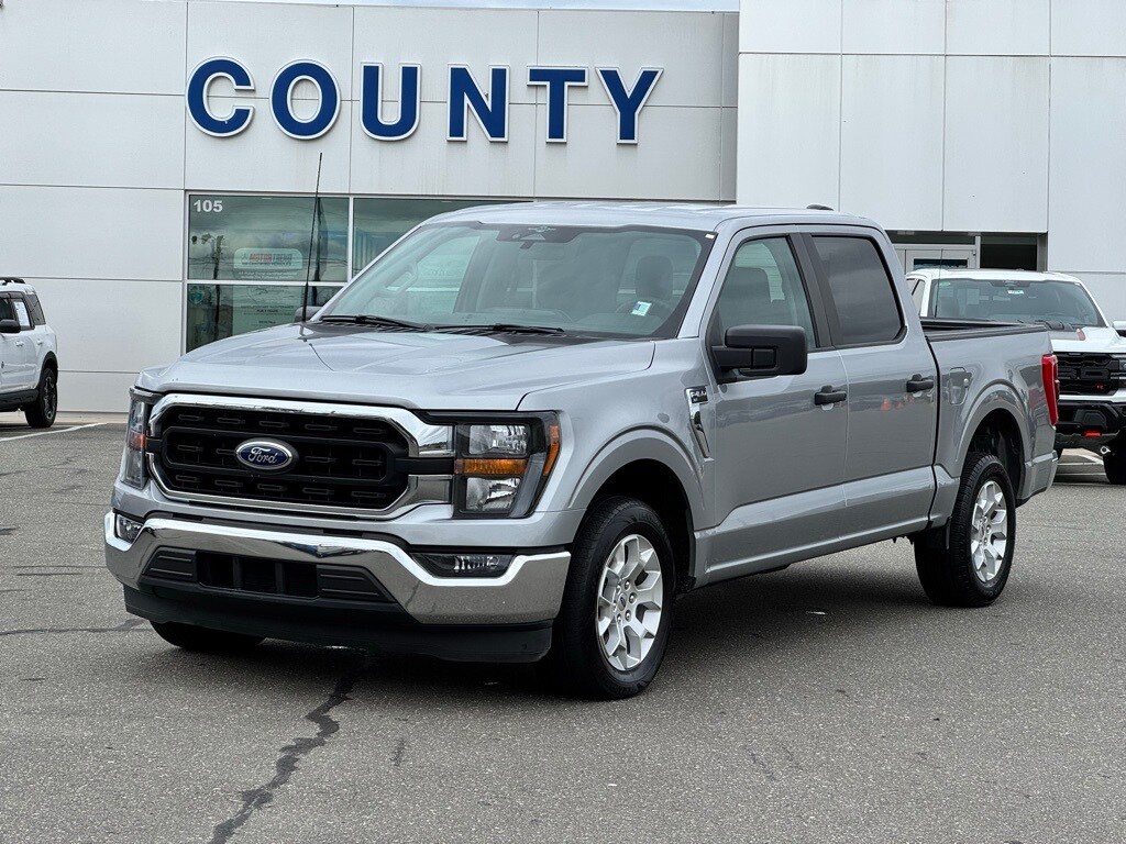 2023 Ford F-150 XLT photo 2