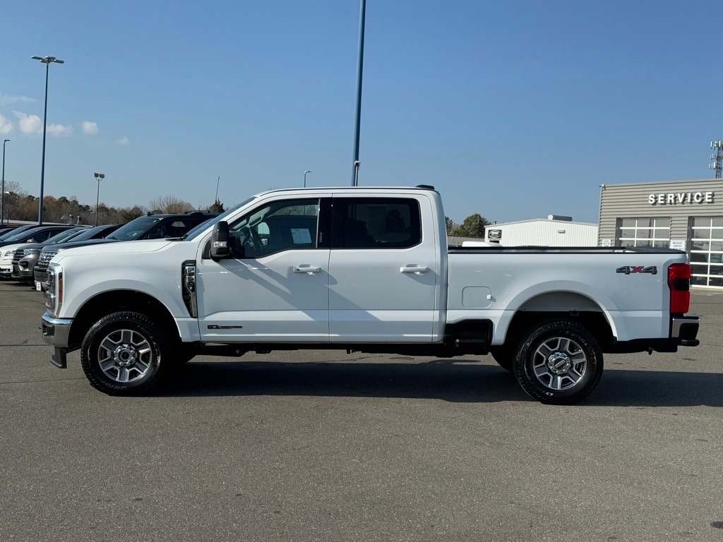 Used 2024 Ford F-250SD Lariat Truck