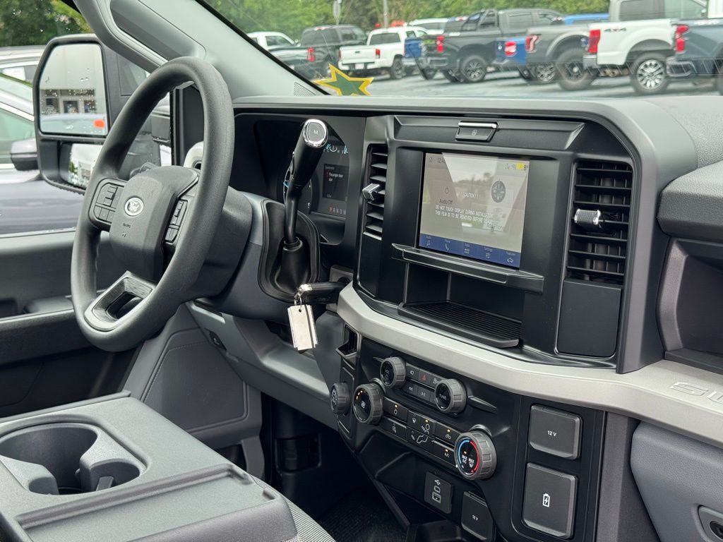2025 Ford F-350 Super Duty XL - Photo 22