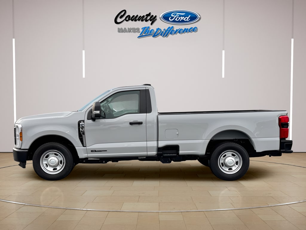 2025 Ford F-350 Super Duty XL - Photo 4