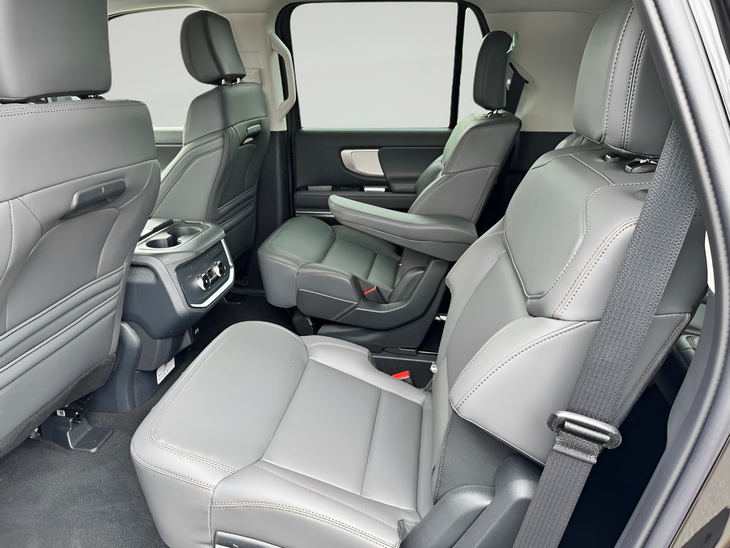 2025 Ford Expedition Active - Photo 32