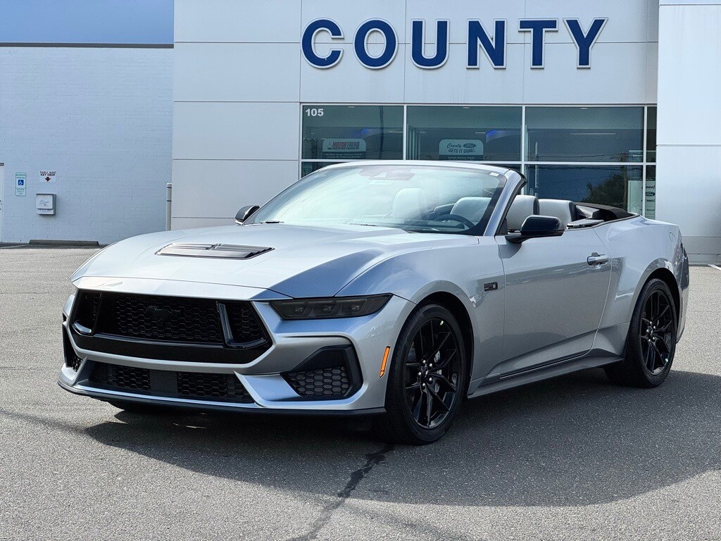 2025 Ford Mustang GT Premium Convertible photo 2