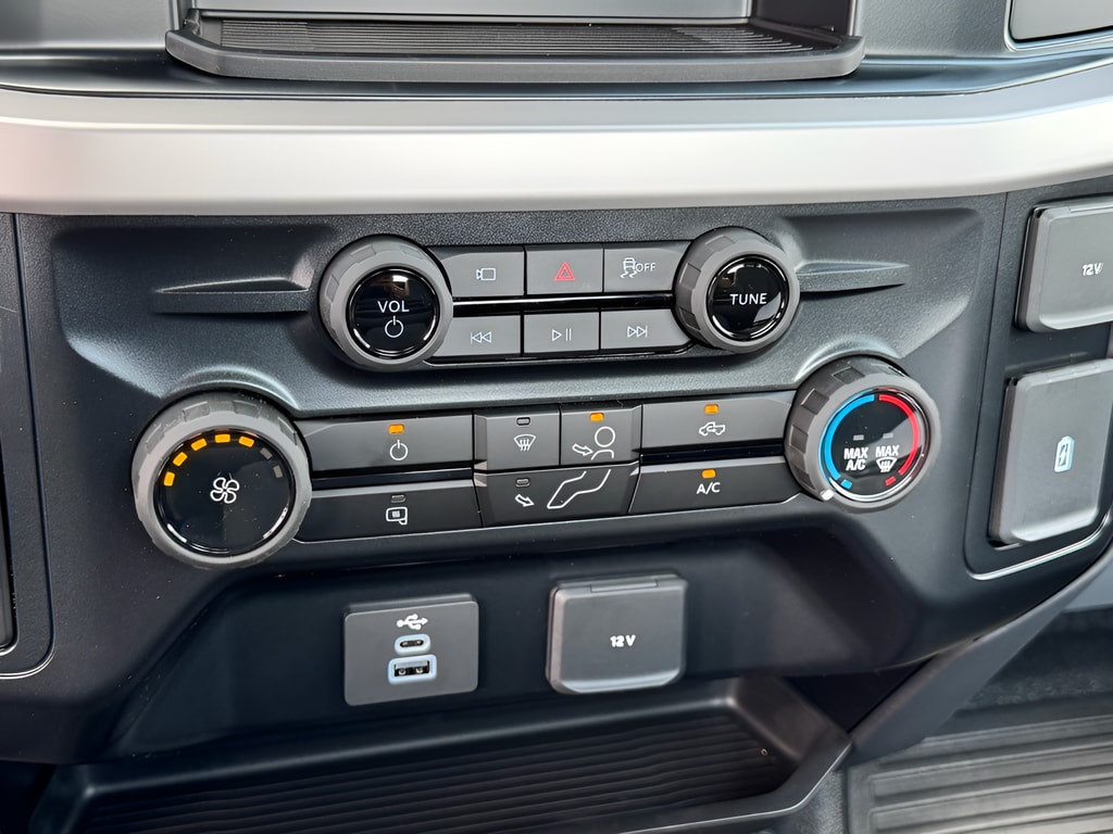 2025 Ford F-350 Super Duty XL - Photo 18
