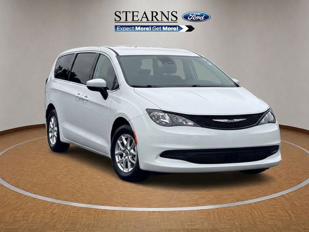 2023 Chrysler Voyager