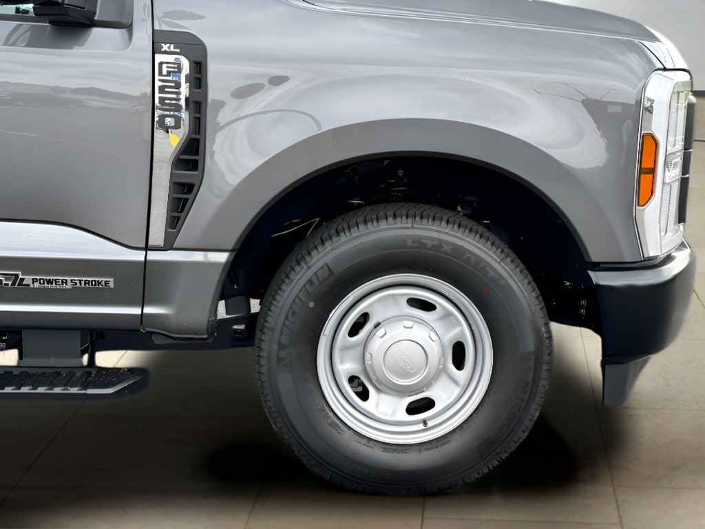 2025 Ford F-250 Super Duty XL - Photo 35