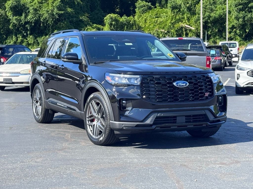 2026 Ford Explorer ST 4WD's photo