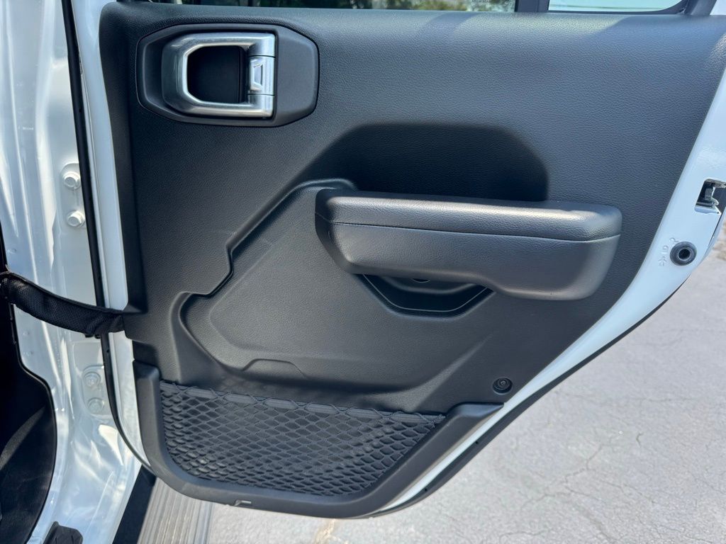 2020 Jeep Gladiator Rubicon - Photo 25