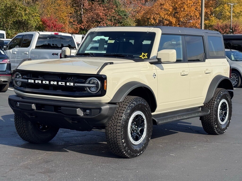 New 2025 Ford Bronco Outer Banks SUV