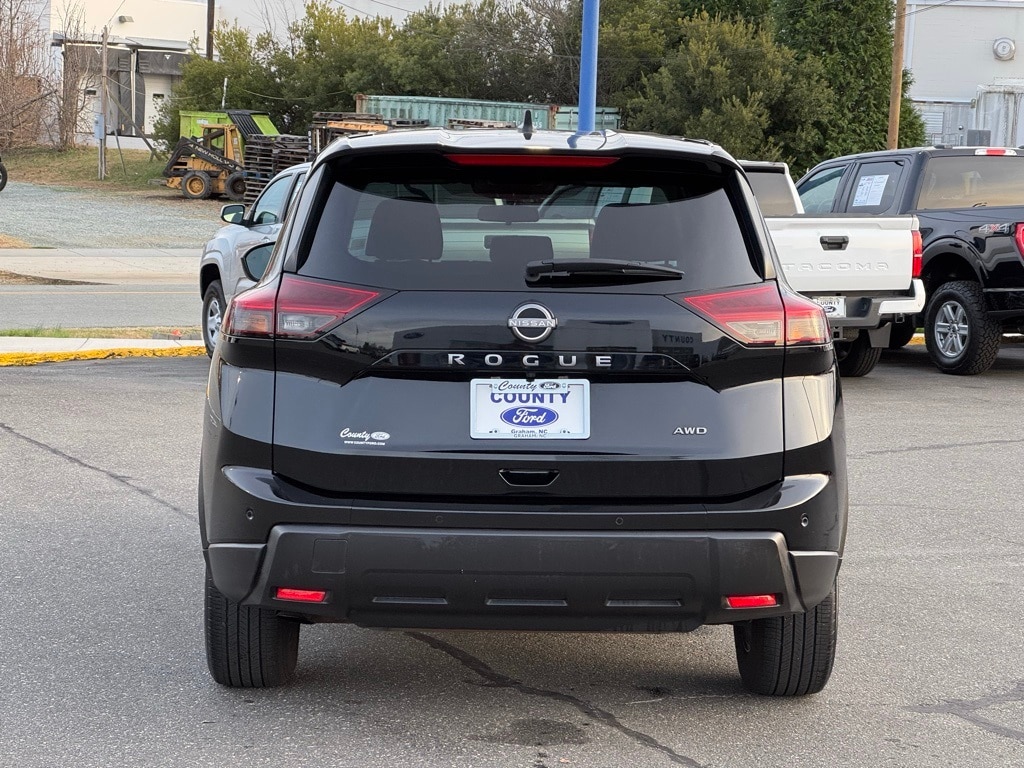 Used 2024 Nissan Rogue S SUV