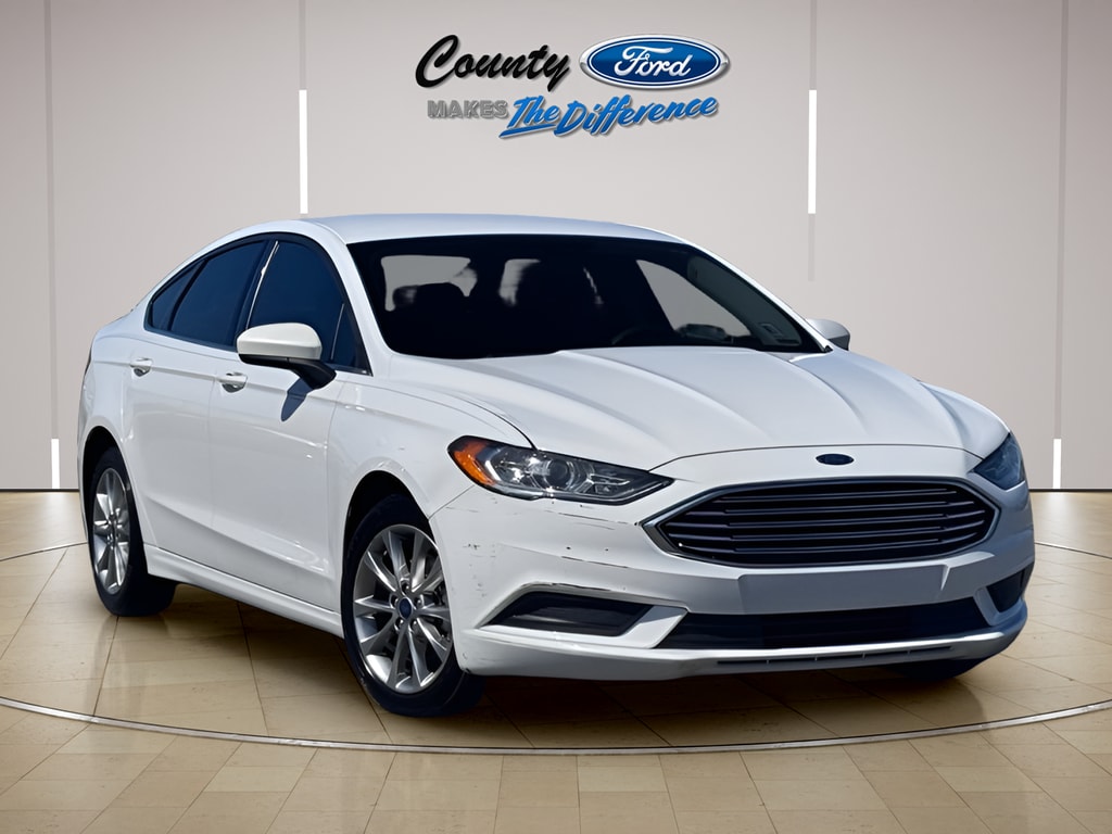 2017 Ford Fusion SE FWD's photo