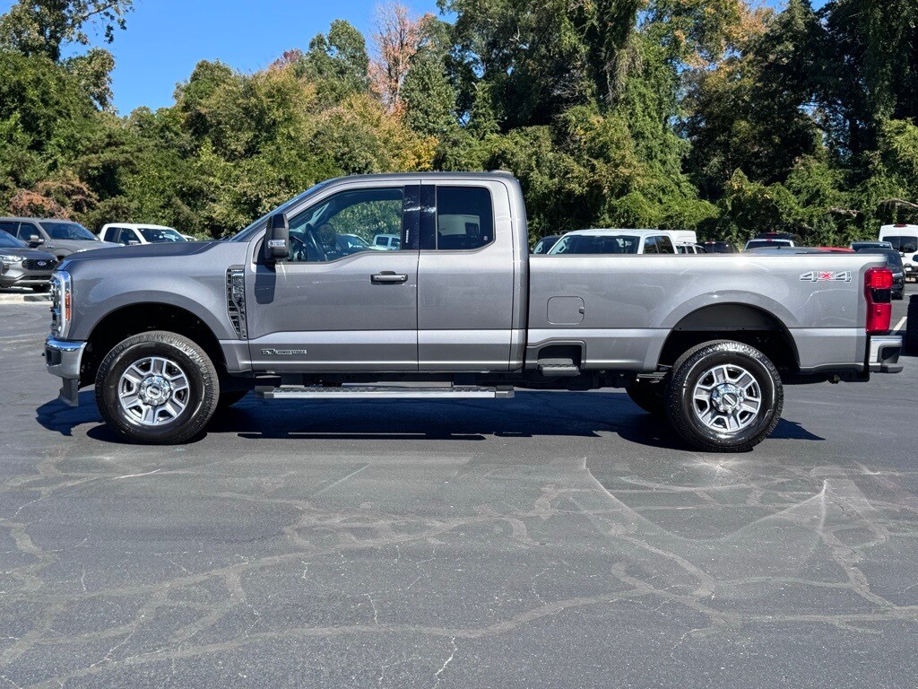 Used 2024 Ford F-250SD Lariat Truck