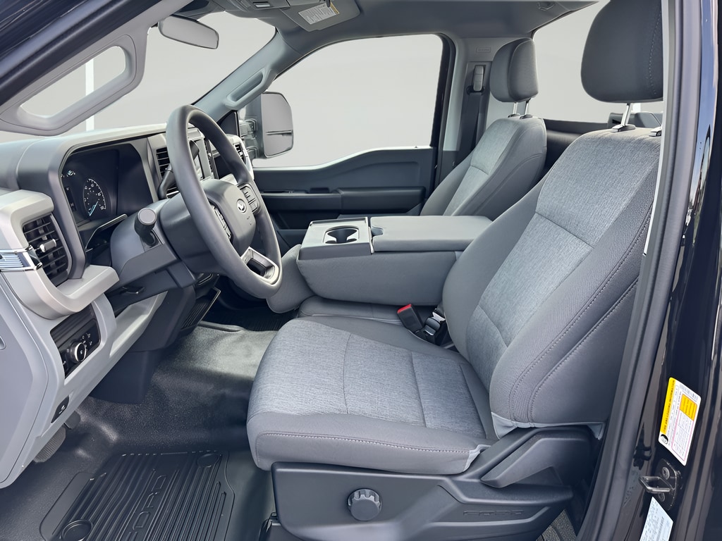 2025 Ford F-350 Super Duty XL - Photo 13