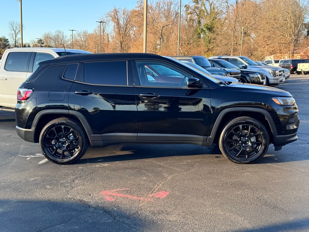 Used 2022 Jeep Compass Altitude SUV