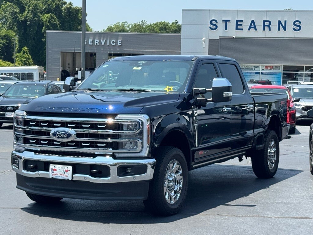 New 2025 Ford F-250SD Lariat Truck